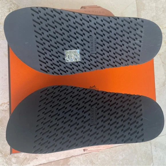 Hermes Chypre Sandal - 36 - Nude Pink - Black Sole - Picture 4 of 5